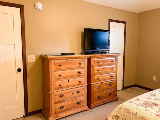 21215 Old Lake George Boulevard NW, Oak Grove, MN 55303