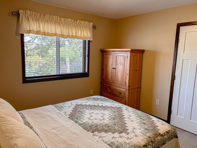 21215 Old Lake George Boulevard NW, Oak Grove, MN 55303