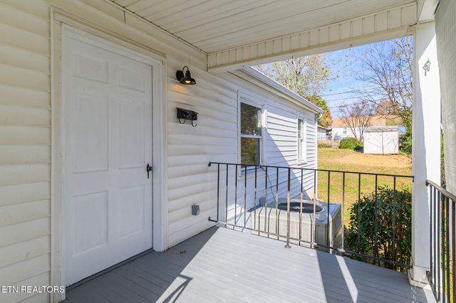 921 Shamrock Ave, Knoxville, TN 37917