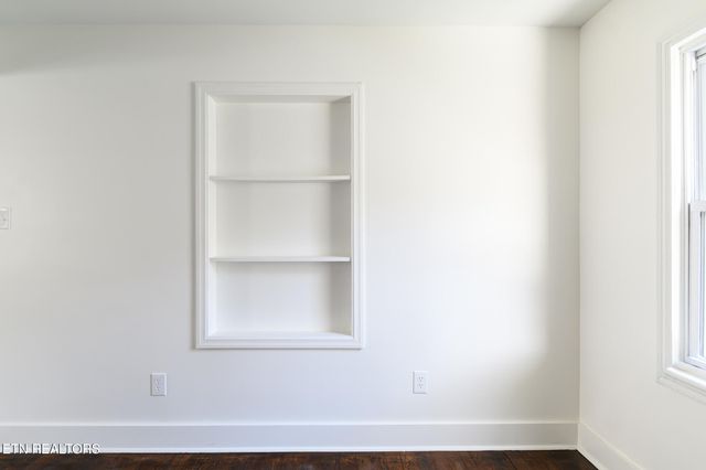 921 Shamrock Ave, Knoxville, TN 37917