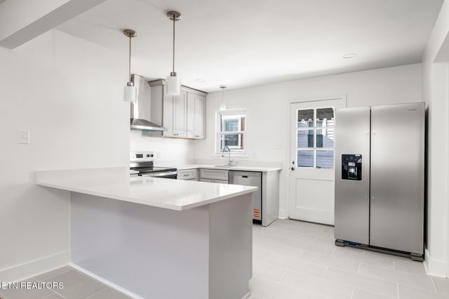 921 Shamrock Ave, Knoxville, TN 37917