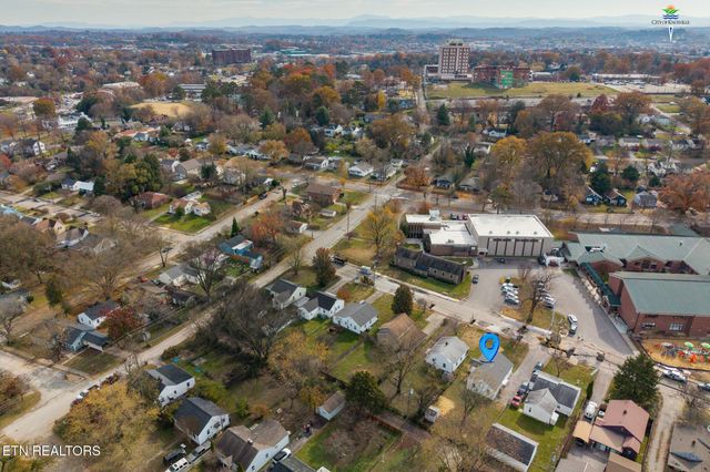 921 Shamrock Ave, Knoxville, TN 37917
