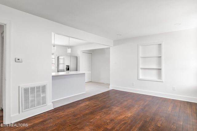 921 Shamrock Ave, Knoxville, TN 37917