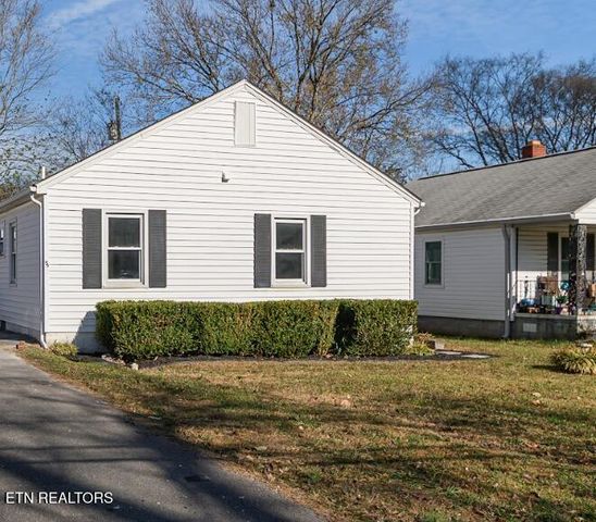 921 Shamrock Ave, Knoxville, TN 37917