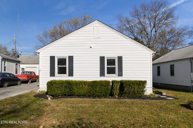 921 Shamrock Ave, Knoxville, TN 37917