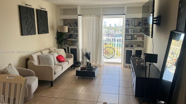 16465 NE 22nd Avenue 514, North Miami Beach, FL 33160