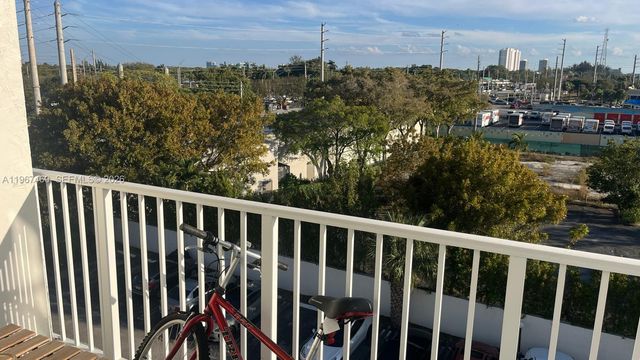 16465 NE 22nd Avenue 514, North Miami Beach, FL 33160