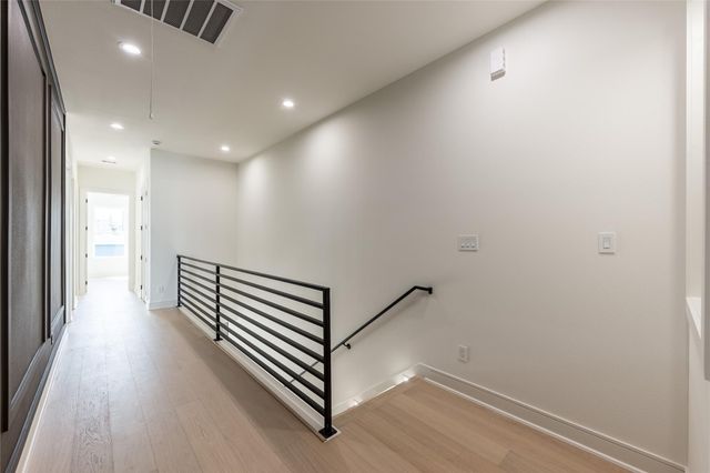 1122 E 27th St A, Houston, TX 77009