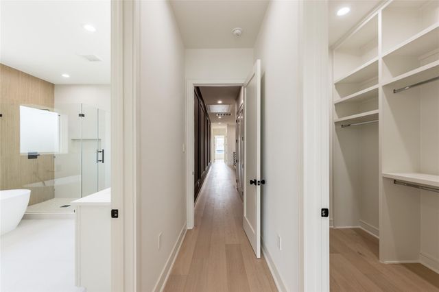 1122 E 27th St A, Houston, TX 77009