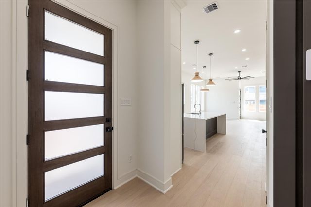 1122 E 27th St A, Houston, TX 77009