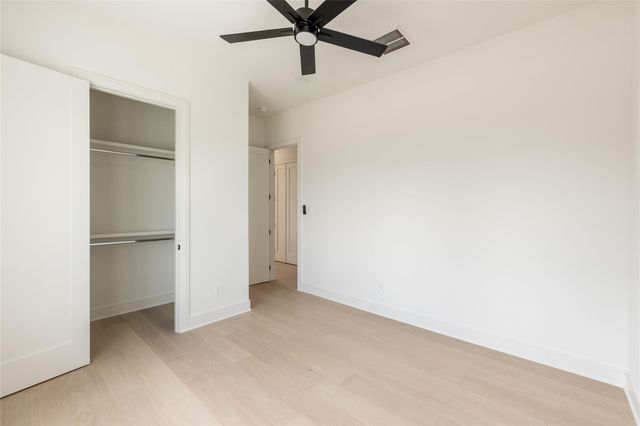 1122 E 27th St A, Houston, TX 77009