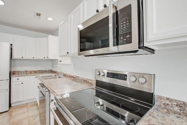50 Elmwood Place, Goose Creek, SC 29445