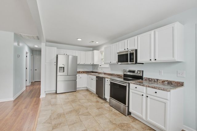 50 Elmwood Place, Goose Creek, SC 29445