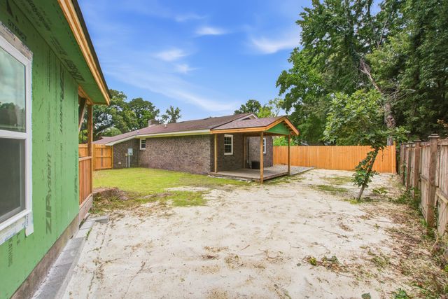 50 Elmwood Place, Goose Creek, SC 29445
