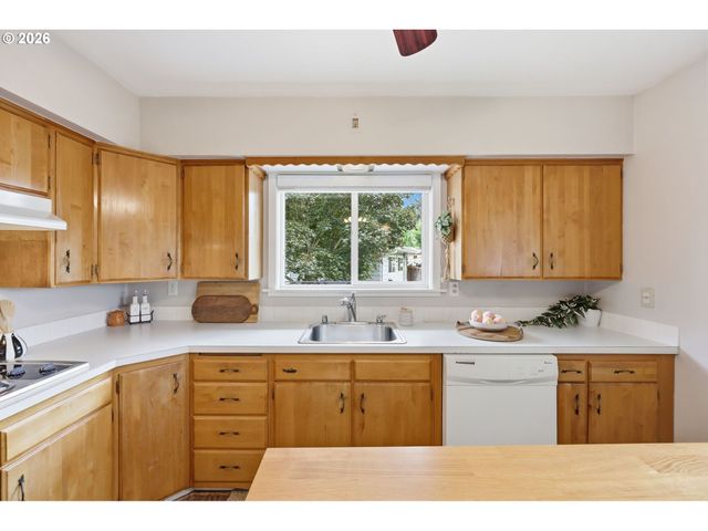 7660 Sw 74TH Ave, Portland, OR 97223
