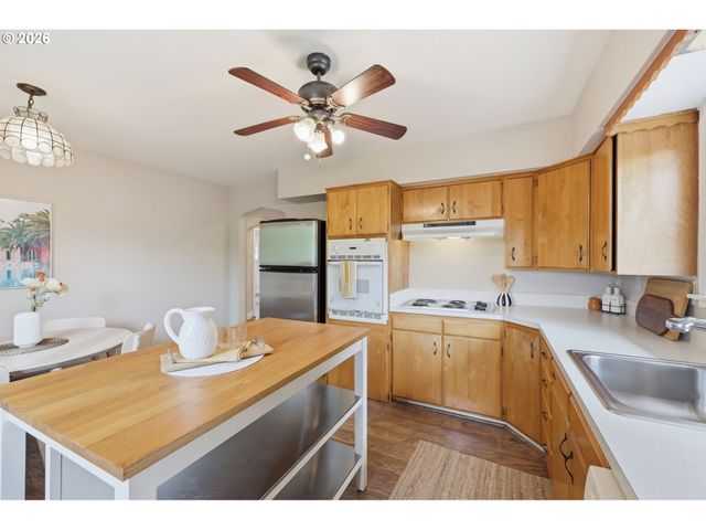 7660 Sw 74TH Ave, Portland, OR 97223