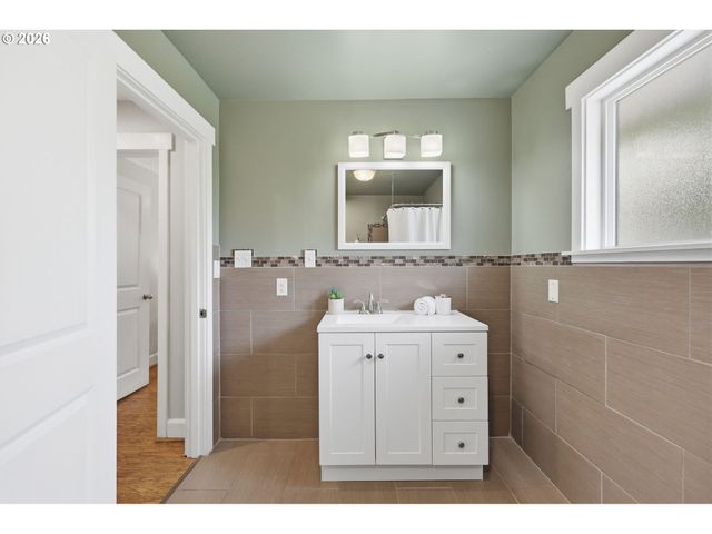 7660 Sw 74TH Ave, Portland, OR 97223
