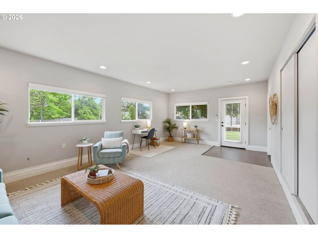7660 Sw 74TH Ave, Portland, OR 97223