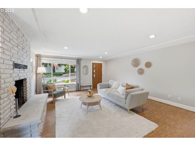 7660 Sw 74TH Ave, Portland, OR 97223