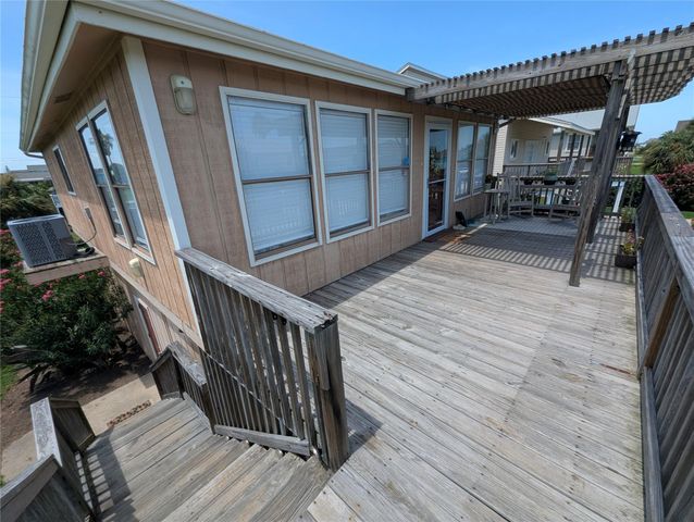 16716 Fletcher Christian Road, Jamaica Beach, TX 77554