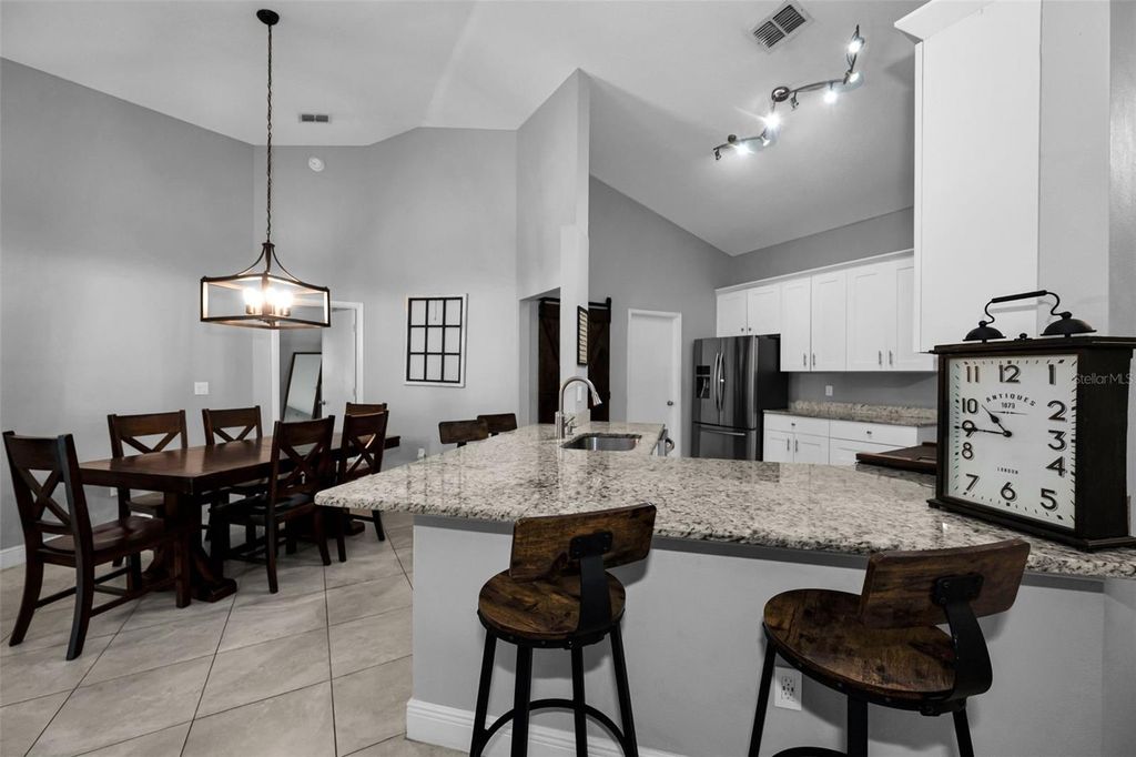 Image 14 of property listing at 11916 SNAPDRAGON ROAD, Tampa, FL 33635