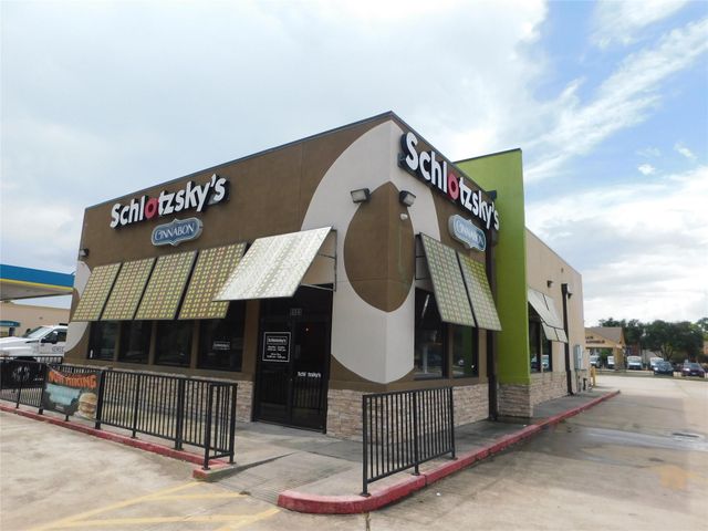 1517 Silverpines Road, Houston, TX 77062