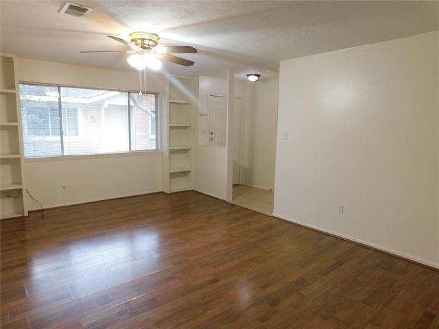 1517 Silverpines Road, Houston, TX 77062