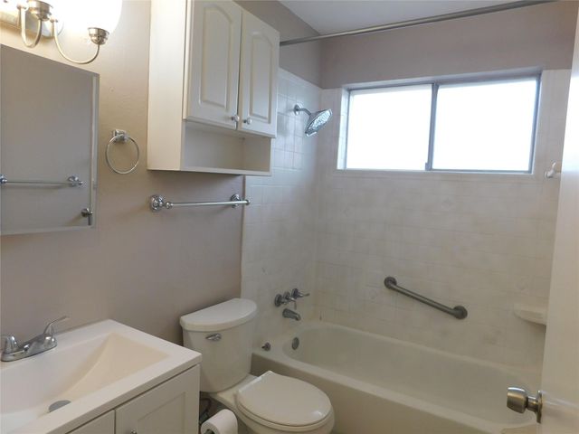 1517 Silverpines Road, Houston, TX 77062