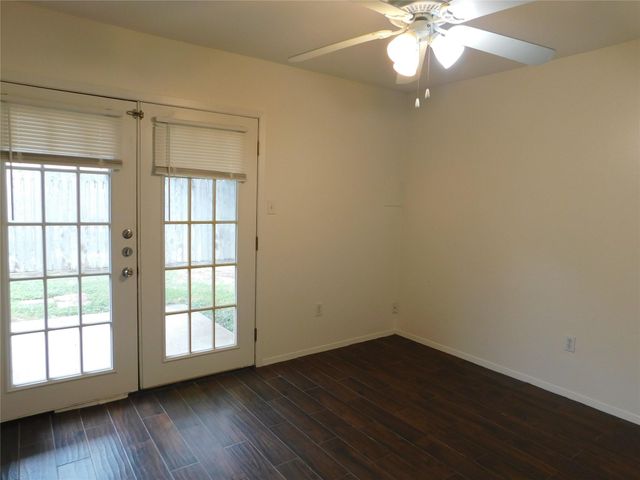 1517 Silverpines Road, Houston, TX 77062