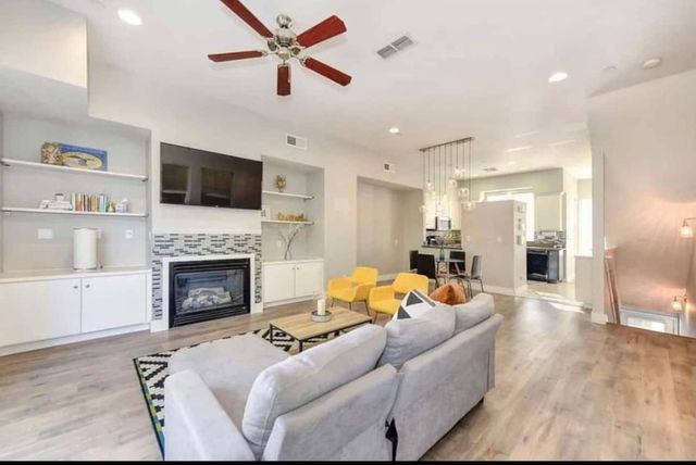 287 Mcdowell Ln, West Sacramento, CA 95605