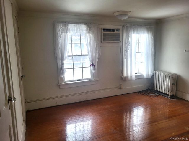 7 Hambletonian Avenue, Chester, NY 10918