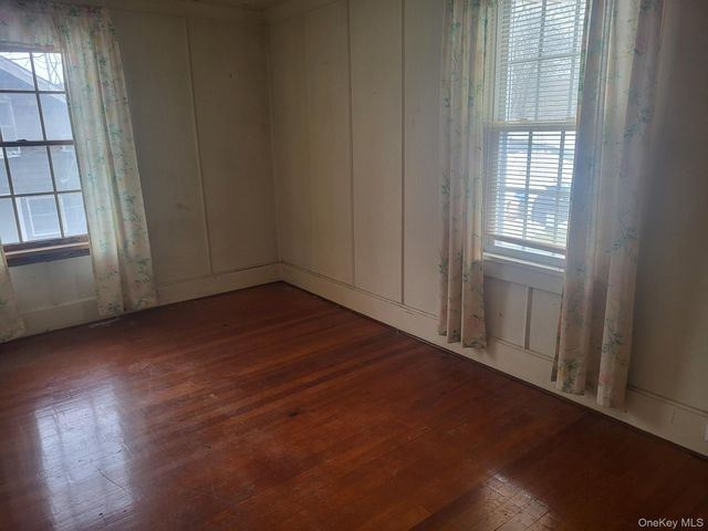 7 Hambletonian Avenue, Chester, NY 10918