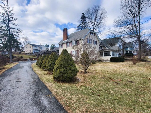 7 Hambletonian Avenue, Chester, NY 10918