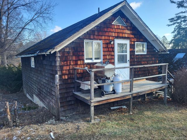 7 Hambletonian Avenue, Chester, NY 10918