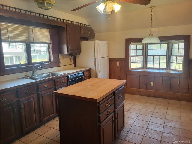 7 Hambletonian Avenue, Chester, NY 10918