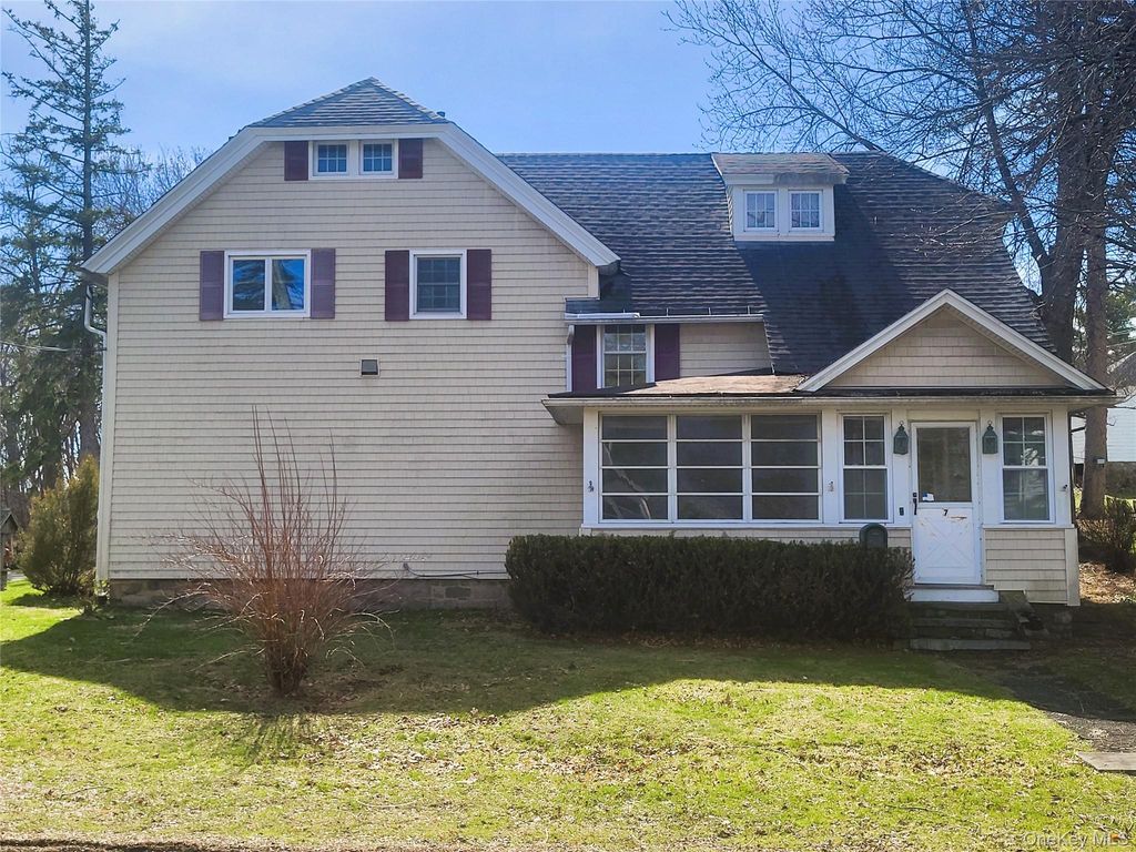 7 Hambletonian Avenue, Chester, NY 10918