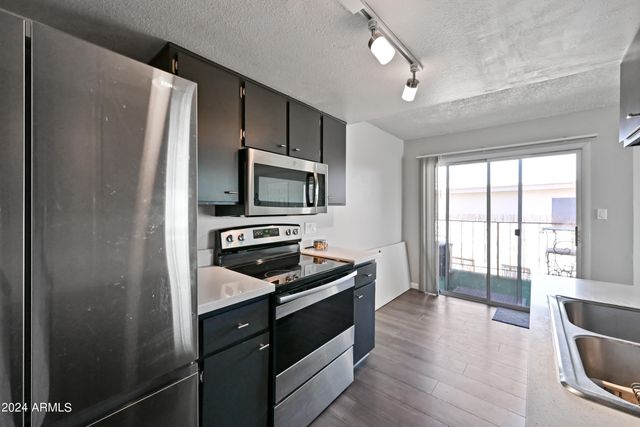 17009 E CALLE DEL ORO -- D, Fountain Hills, AZ 85268