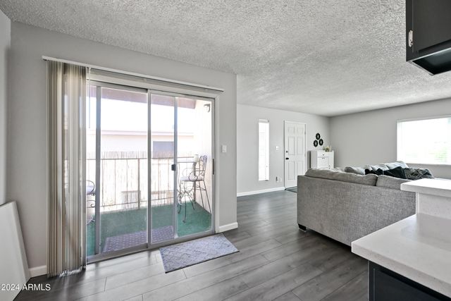 17009 E CALLE DEL ORO -- D, Fountain Hills, AZ 85268