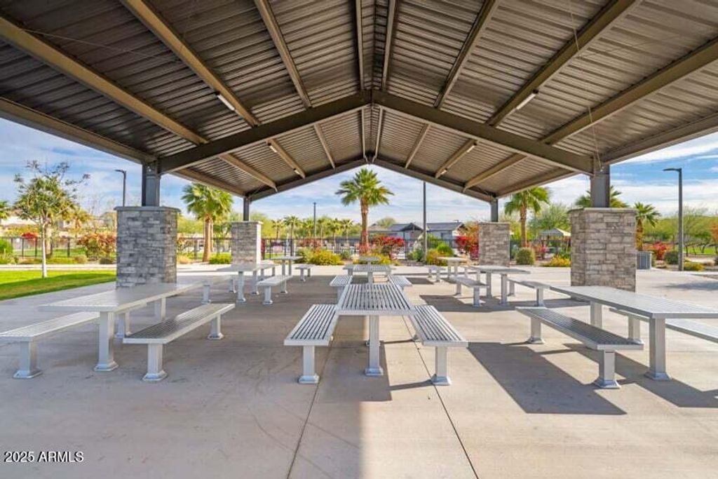 Image 18 of property listing at 8755 W PASADENA Avenue, Glendale, AZ 85305