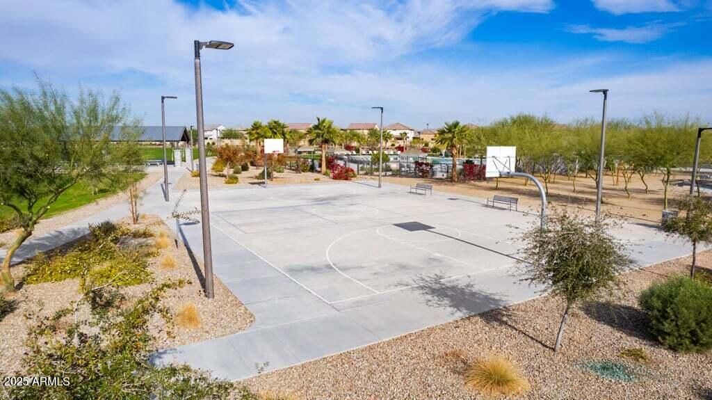 Image 6 of property listing at 8755 W PASADENA Avenue, Glendale, AZ 85305