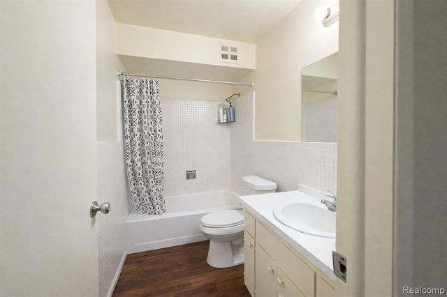 1954 Axtell Drive, Troy, MI 48084