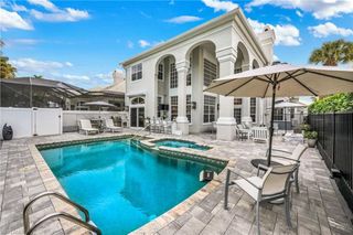 15303 Devon Green LN, Naples, FL 34110
