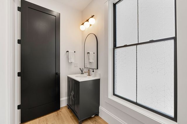 165 River St 2, Waltham, MA 02453