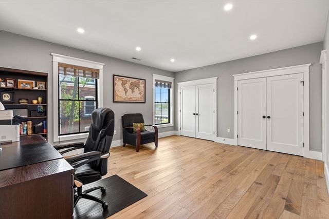 165 River St 2, Waltham, MA 02453