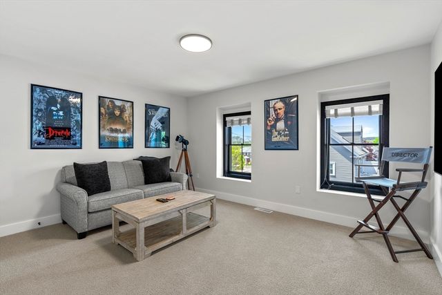 165 River St 2, Waltham, MA 02453