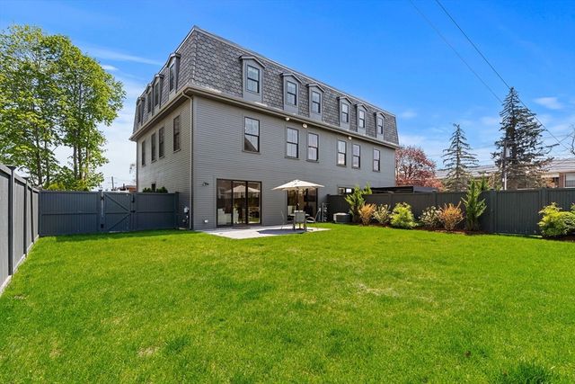 165 River St 2, Waltham, MA 02453