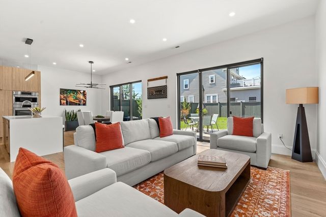 165 River St 2, Waltham, MA 02453