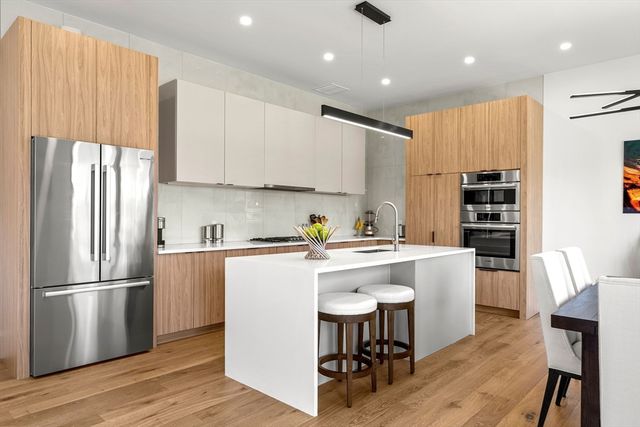 165 River St 2, Waltham, MA 02453