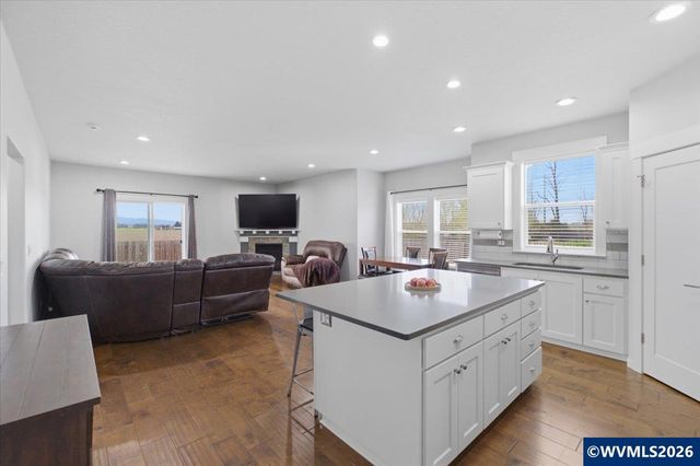 6316 NE Planter St, Albany, OR 97321