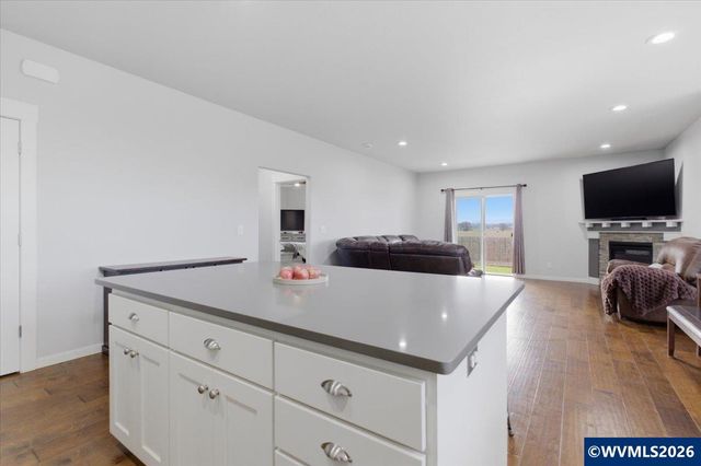 6316 NE Planter St, Albany, OR 97321